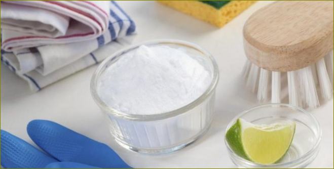 Натурален сапун и препарат със сода за хляб