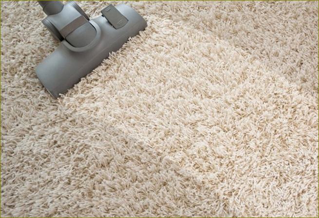 Най-добрият начин за почистване на килим с мокра прахосмукачка