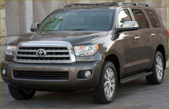 Toyota Sequoia 8-местен SUV