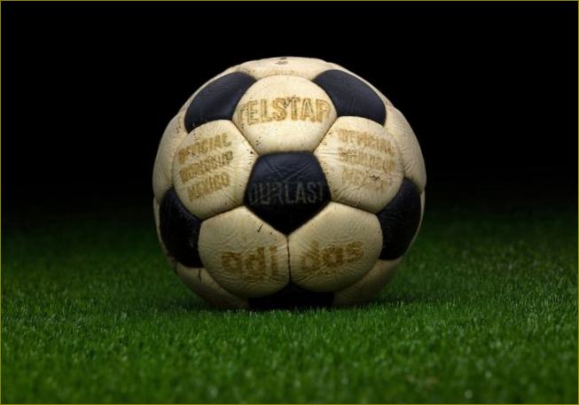 Футболна топка Adidas Telstar с 32 панела, Световна купа 1970 г