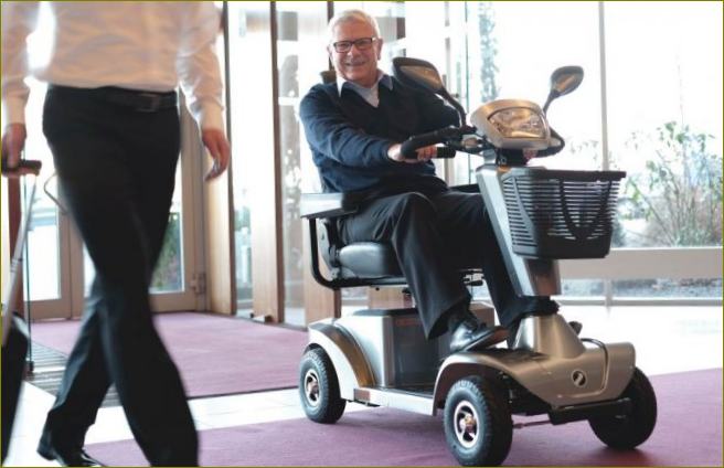 Електрически скутер за възрастни хора
