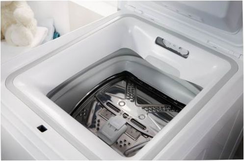 Перална машина Indesit BTW A5851 - допълнително зареждане на пералнята: през основния люк