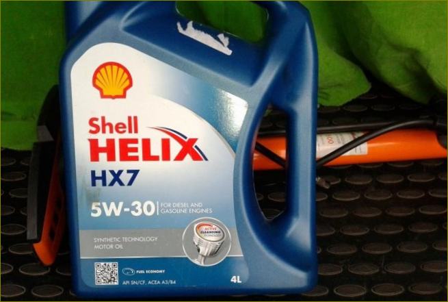 Двигателно масло Shell Helix HX7 5W30