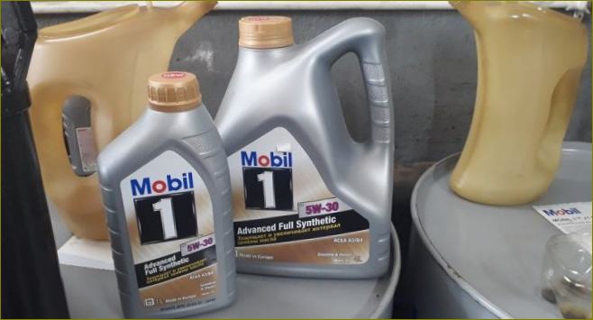 Двигателно масло Mobil 1 Advanced Full Synthetic 5W30